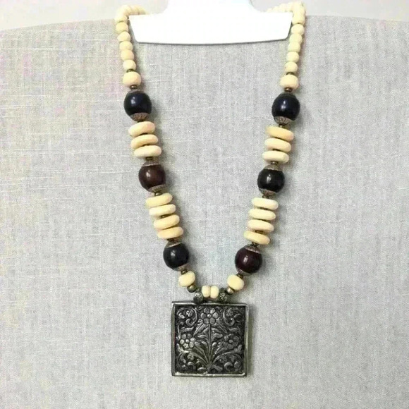 Banana Republic Cream Tribal Ethnic Chunky Black Brown Beaded Necklace - New - Picture 1 of 3